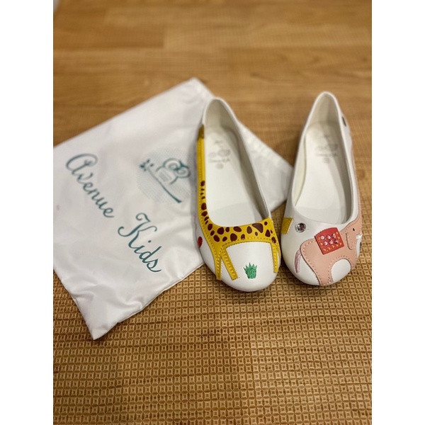 preloved Avenue kids shoes size 35