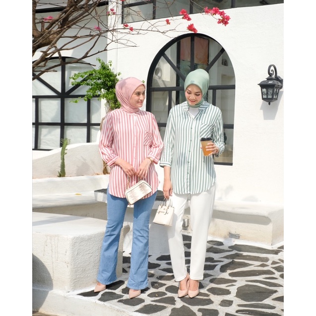 Ounadoutfit NEVA STRIPE BLOUSE dan GAMI KOMBI BLOUSE | atasan stripe wanita kekinian | blouse wanita basic | kemeja motif garis | kemeja kantor wanita | atasan rayon stripe