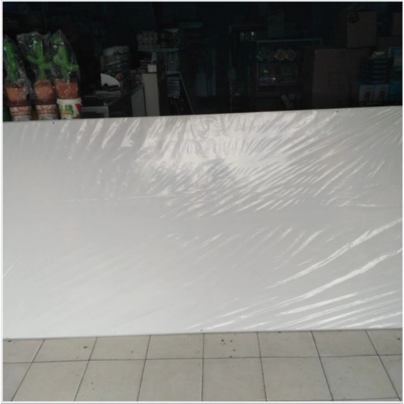 

Cemerlang White Board Non-magnet Single Face Size 120 x 240 cm/Papan tulis gantung.