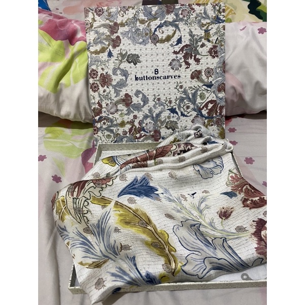 Buttonscarves Royale White Satin