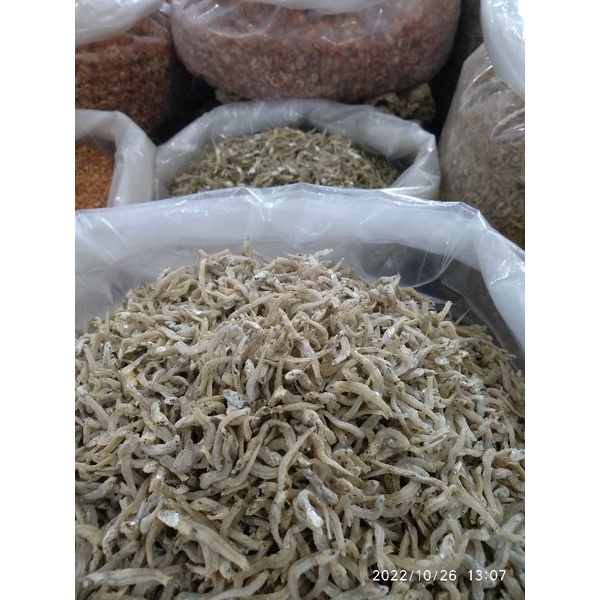 

ikan teri bilis nasi kering premium 250gr dan teri kecil tidak asin asli dari tanjung pinang.