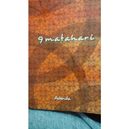 Buku "9 Matahari". Adenita
