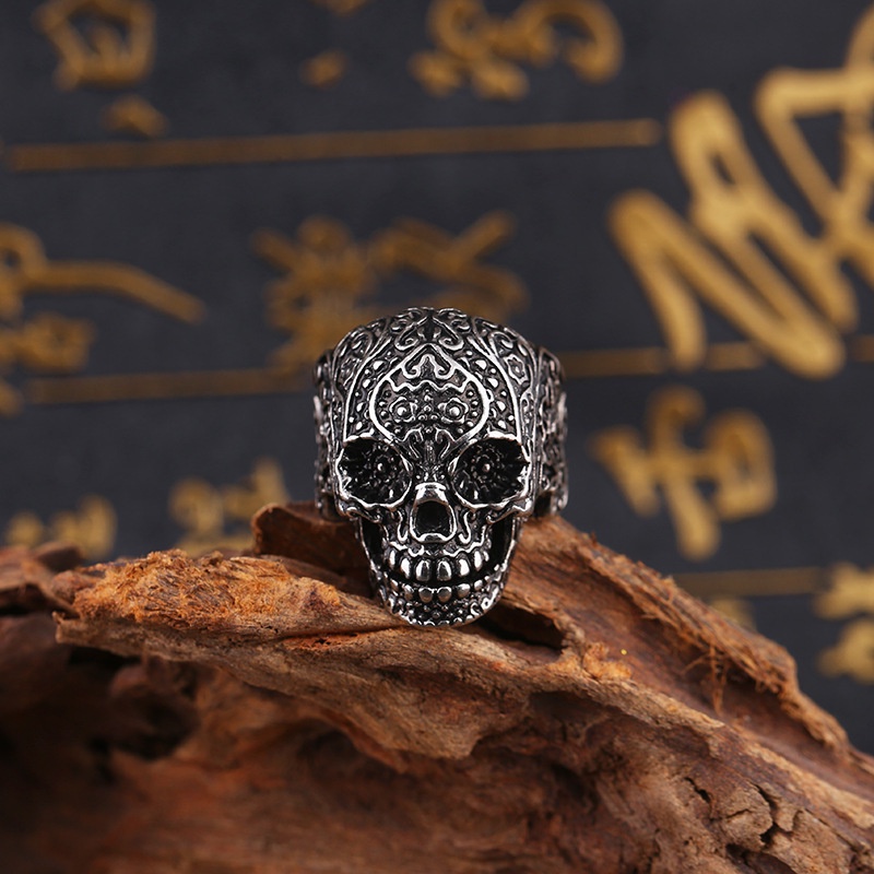 Cincin Bahan alloy Bentuk Tengkorak Gaya retro punk Eropa Amerika Untuk Pria