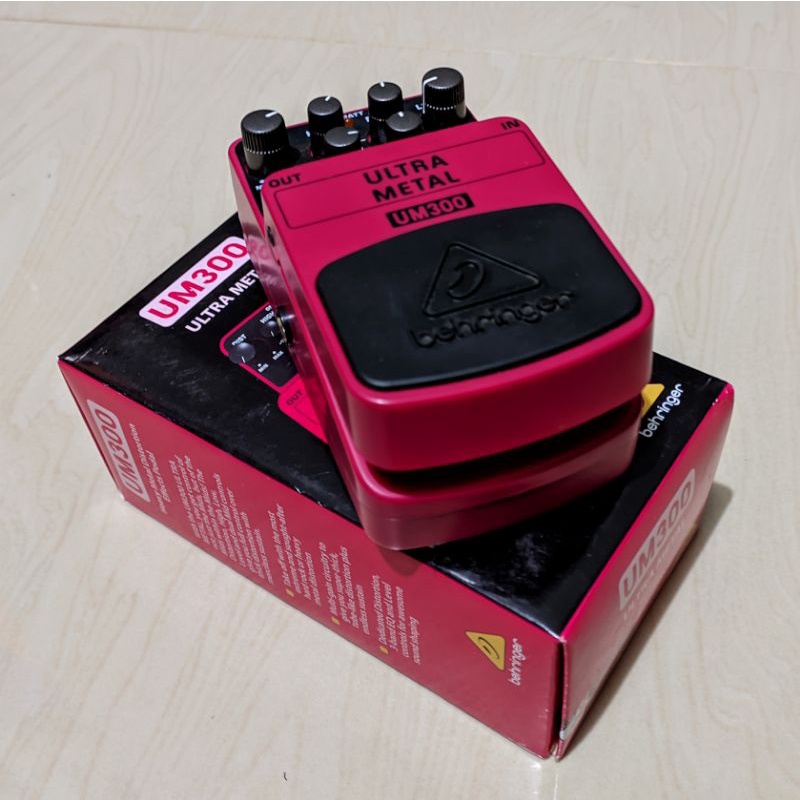 Behringer UM300 Ultra Metal Efek Gitar Stompbox Distorsi