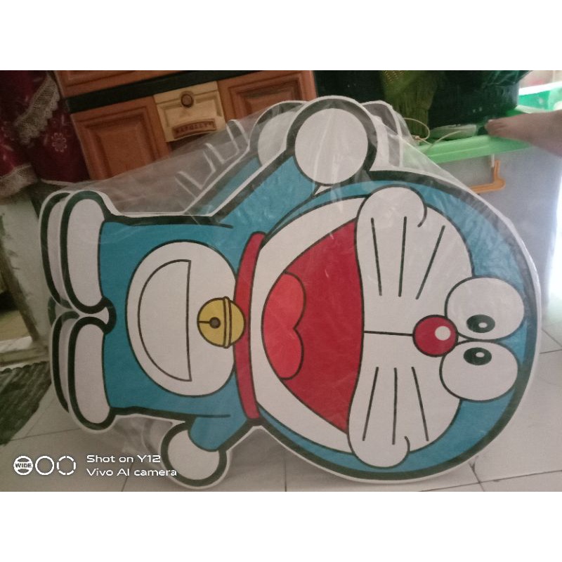 ornamen plafon gypsum dan pvc motif karakter hello Kitty dan Doraemon 75x60 cm