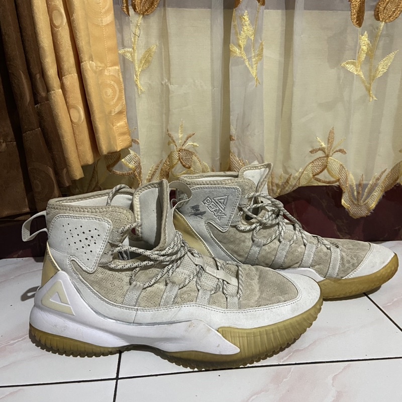 Sepatu basket PEAK Second