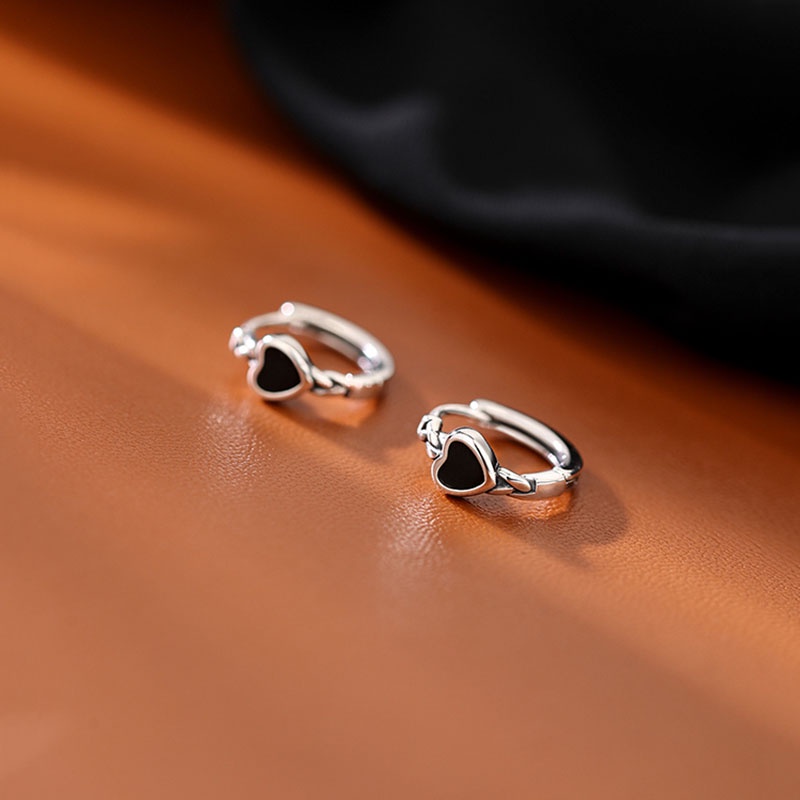 Anting Hoop Bentuk Hati Warna Hitam Silver Untuk Wanita