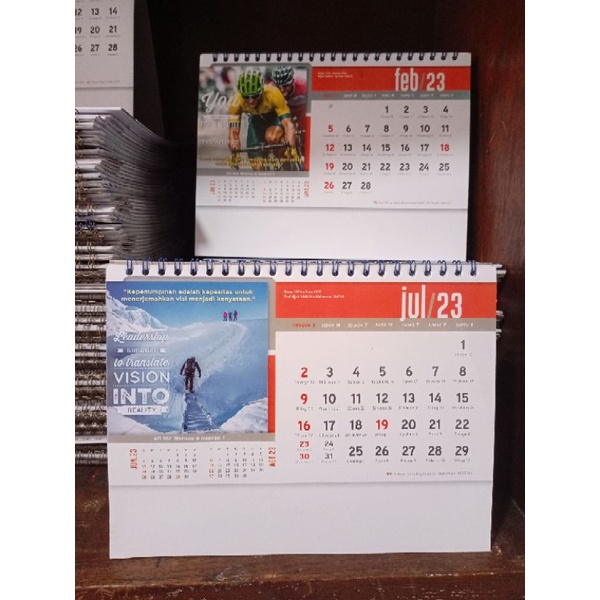 

kalender meja motivasi 2023