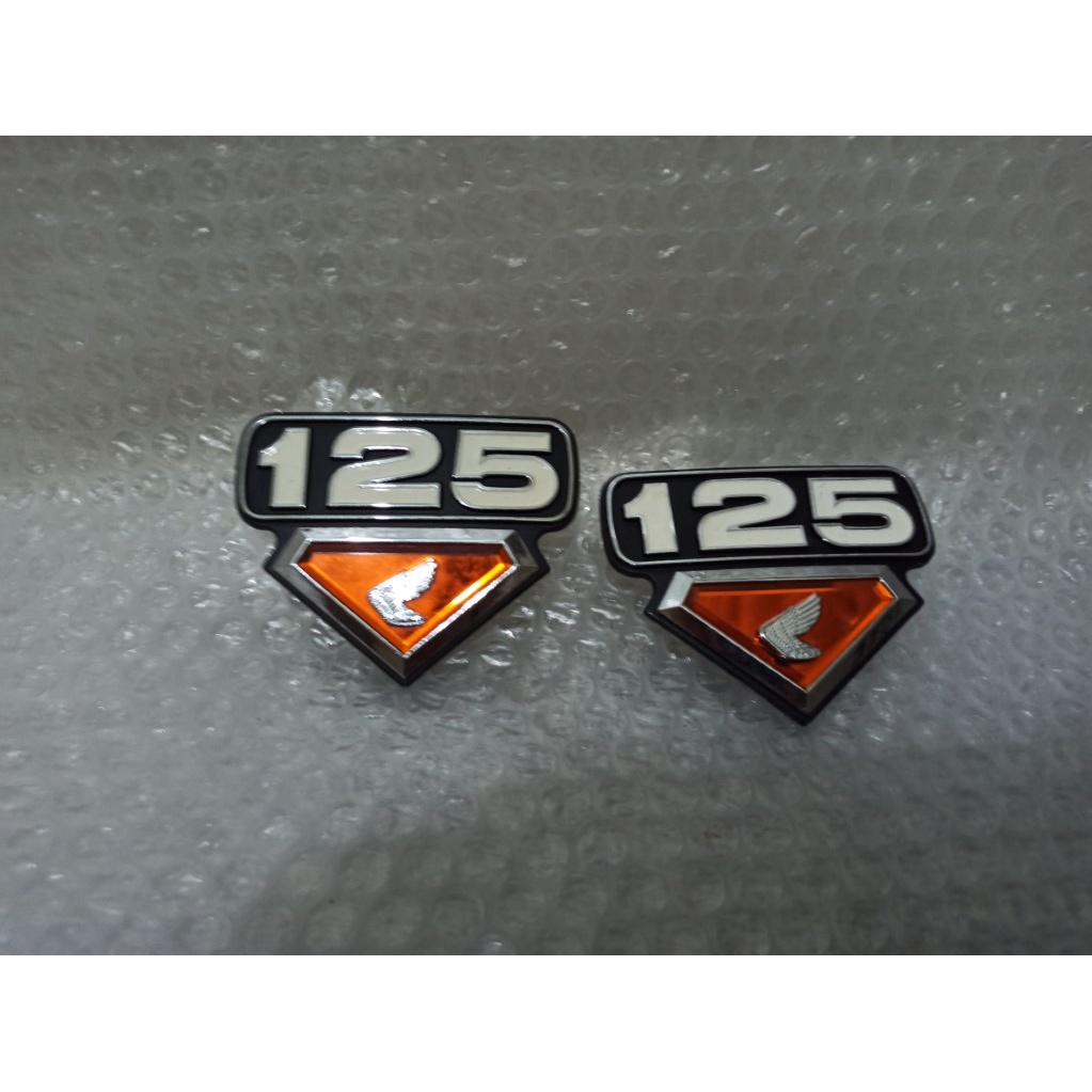 HONDA CB125 CL125 CL125S emblem bok aki original