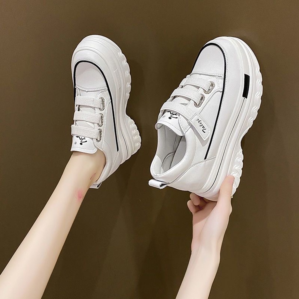 Sepatu Wanita Bertali Wedges Kekinian Sneakers Cewek Fashionable Terbaru