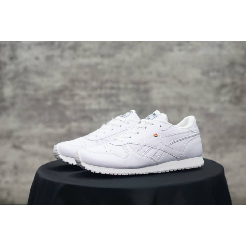 SEPATU REEBOK ZIG DINAMIC WHITE