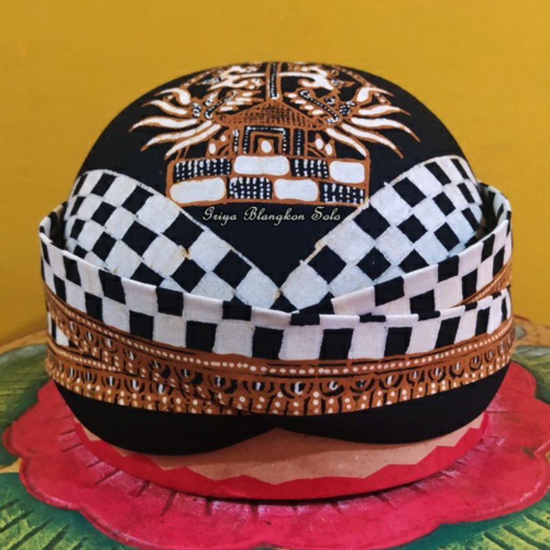 Blangkon Solo Kasatrian Motif Gunungan Bisa Dicuci