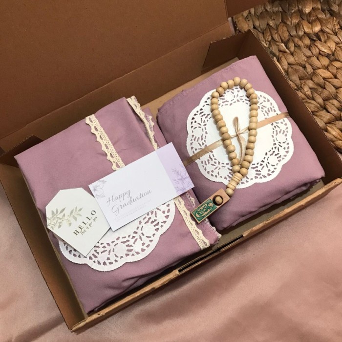 

(COD) Hampers kado mukena dewasa/Hampers Mukena/Giftbox birthday/graduation - Taro