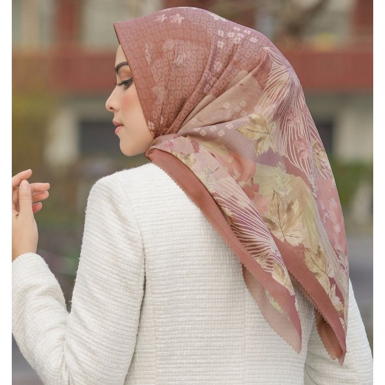 Hijab Daily Buttonscarves Iseltwald Series with Plat B