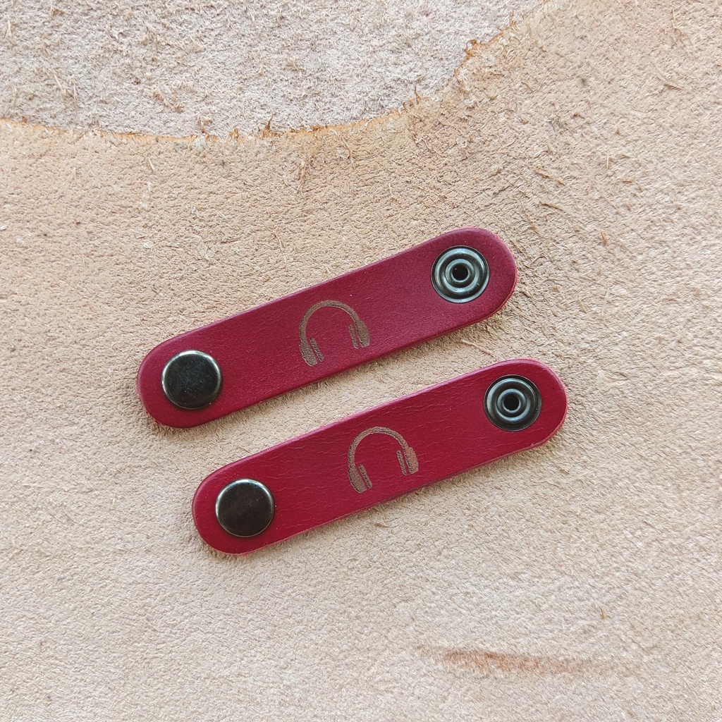 Penjepit kabel hedset klip kabel charger kulit asli bisa custom nama atau logo