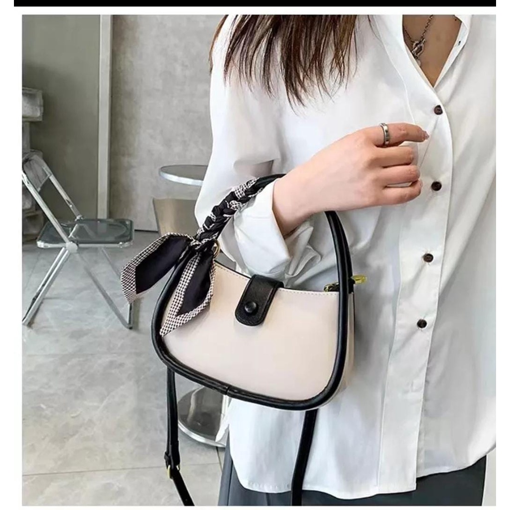 TAS SELEMPANG WANITA PAWPAW / TAS WANITA KOREAN FASHION (DENGAN TWILLY)