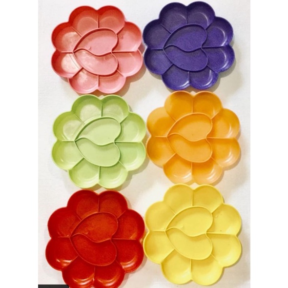 

TEMPAT CAT AIR PIRING CAT AIR LUKIS PLASTIK BENTUK SAKURA