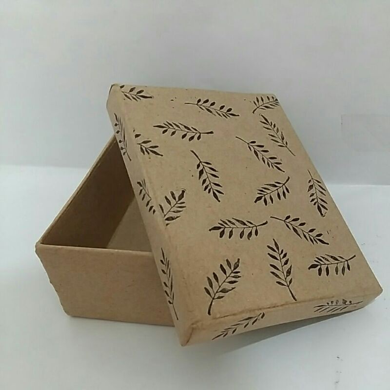 

Kotak Kado Premium Hard Box