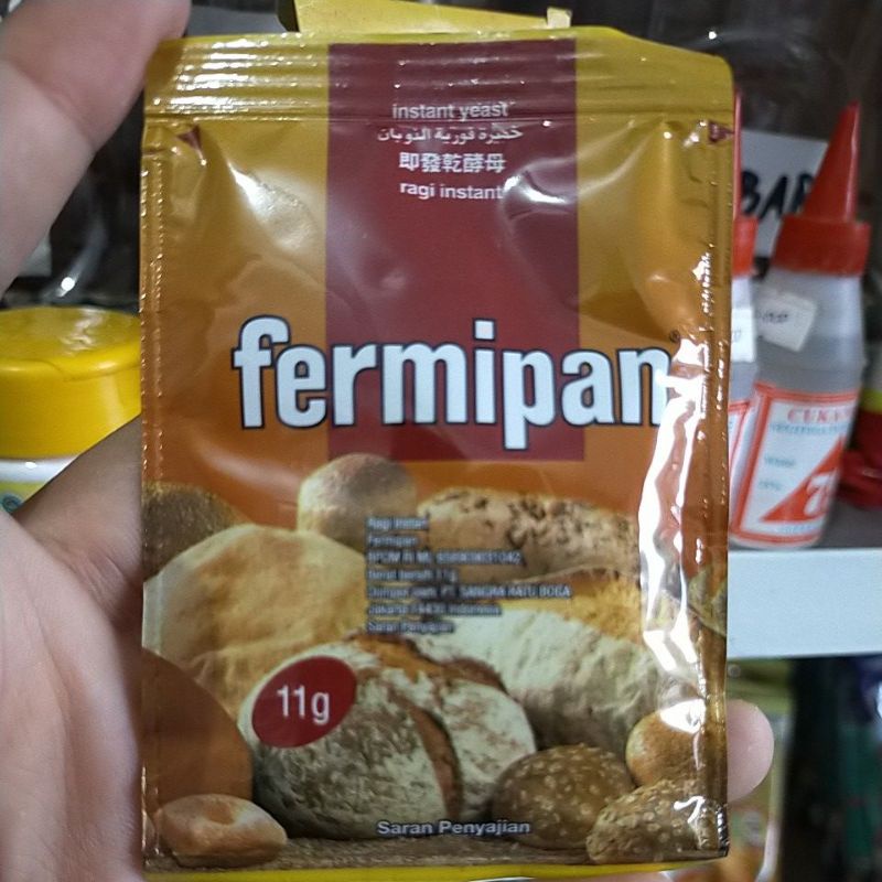 

fermipan ragi instan isi 11 gram