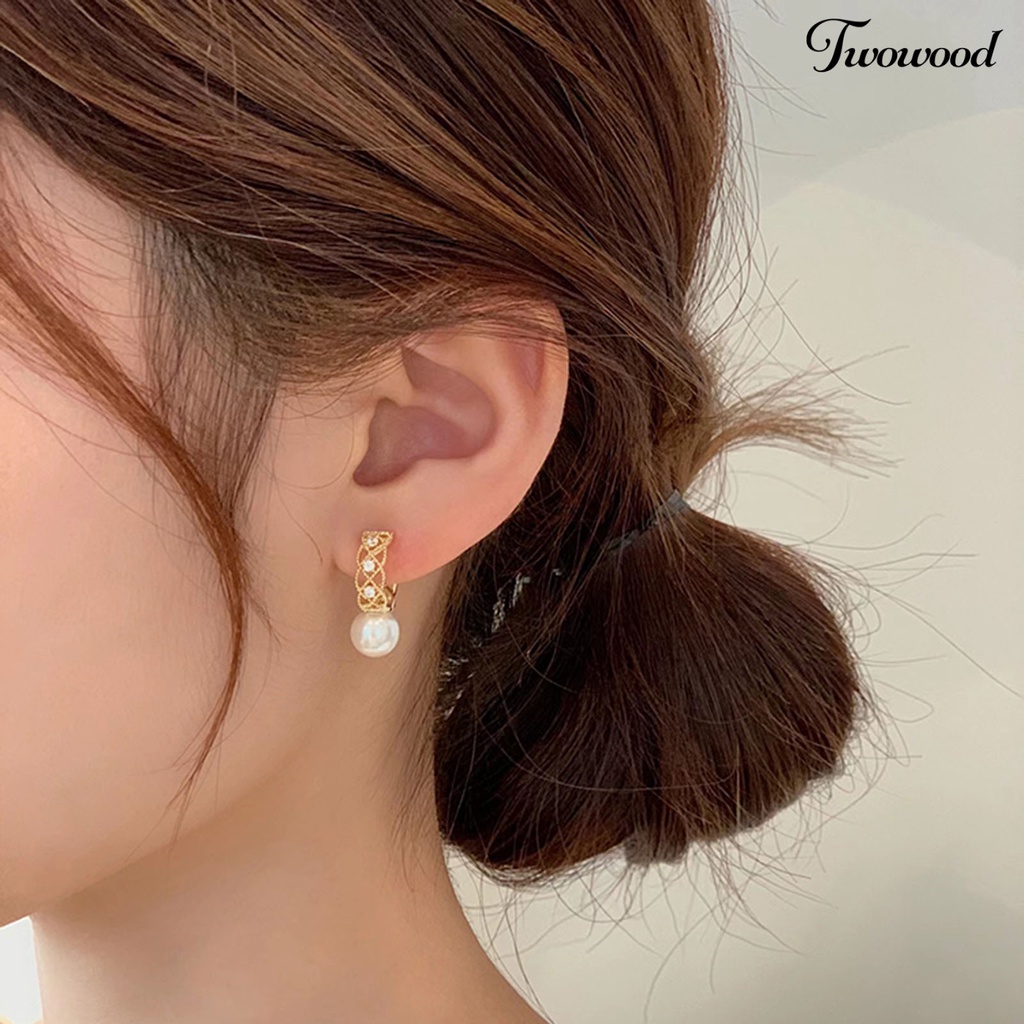 1 Pasang Anting Hoop Bentuk Lingkaran Geometris Aksen Mutiara Tiruan Kilau Gaya Elegan Untuk Wanita