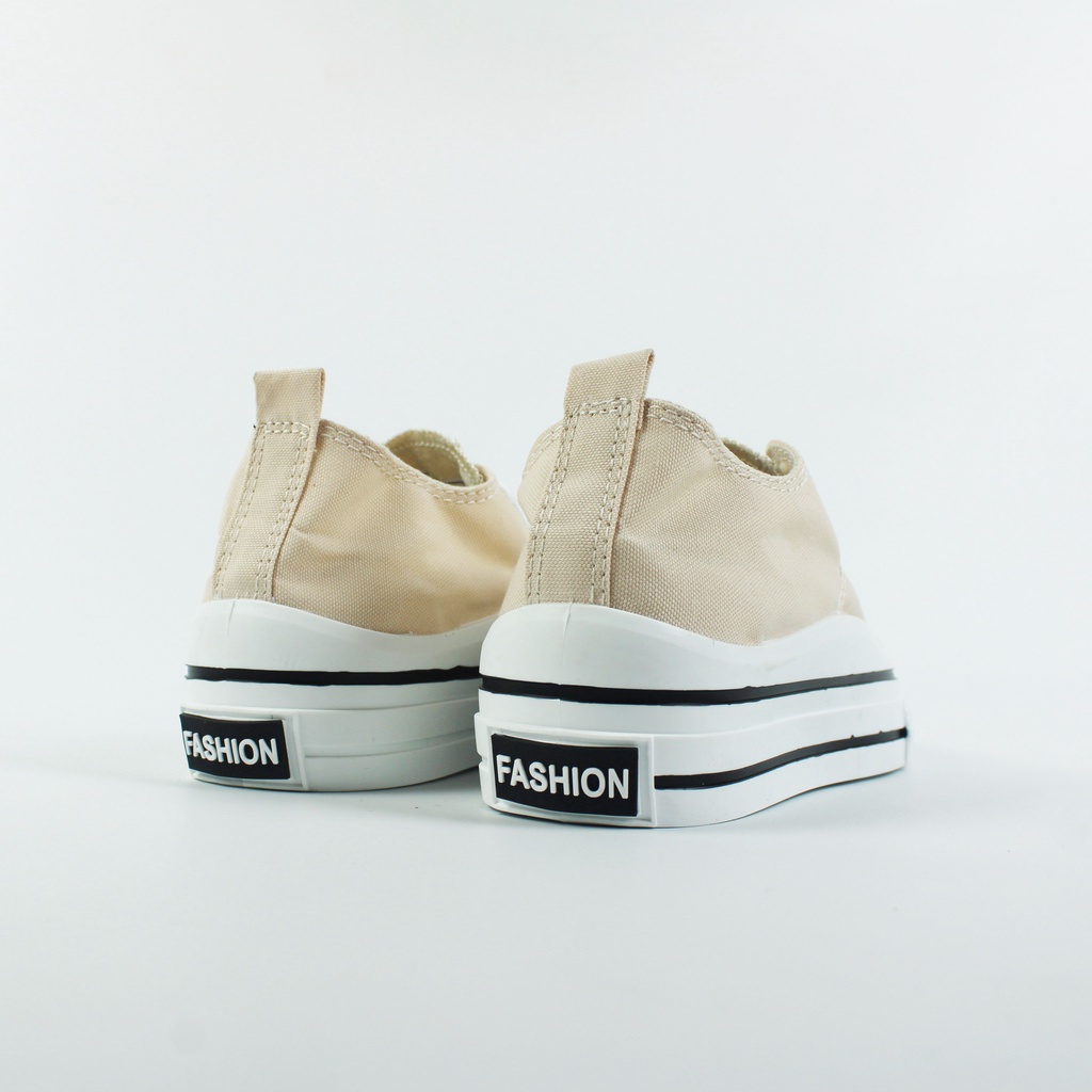 Sepatu Sneakers Kanvas Wanita Boyscode Poseidon Pendek Cream / Sepatu Canvas Wanita / Sepatu Kets Wanita