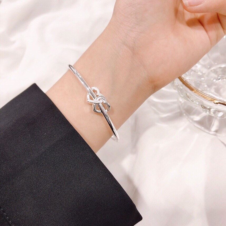 Gelang Tangan Adjustable Motif Hati Ganda Untuk Wanita