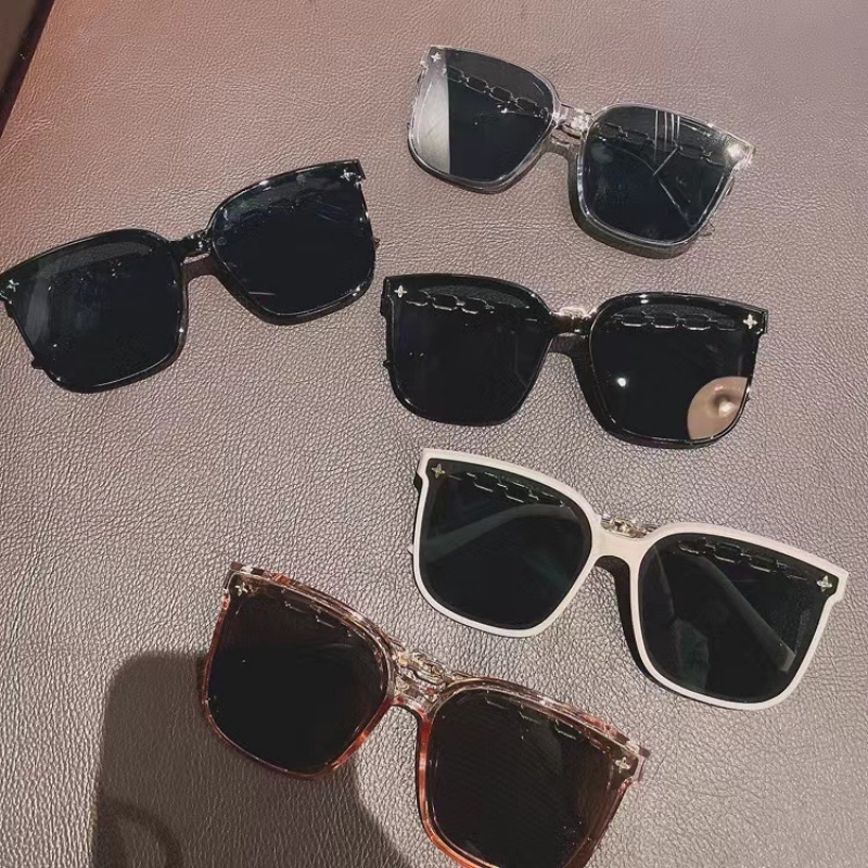 (YUZHU) Kacamata Hitam Candi Rantai Fashion Korea Untuk Wanita INS Gaya Square Frame UV400 Sunglasses