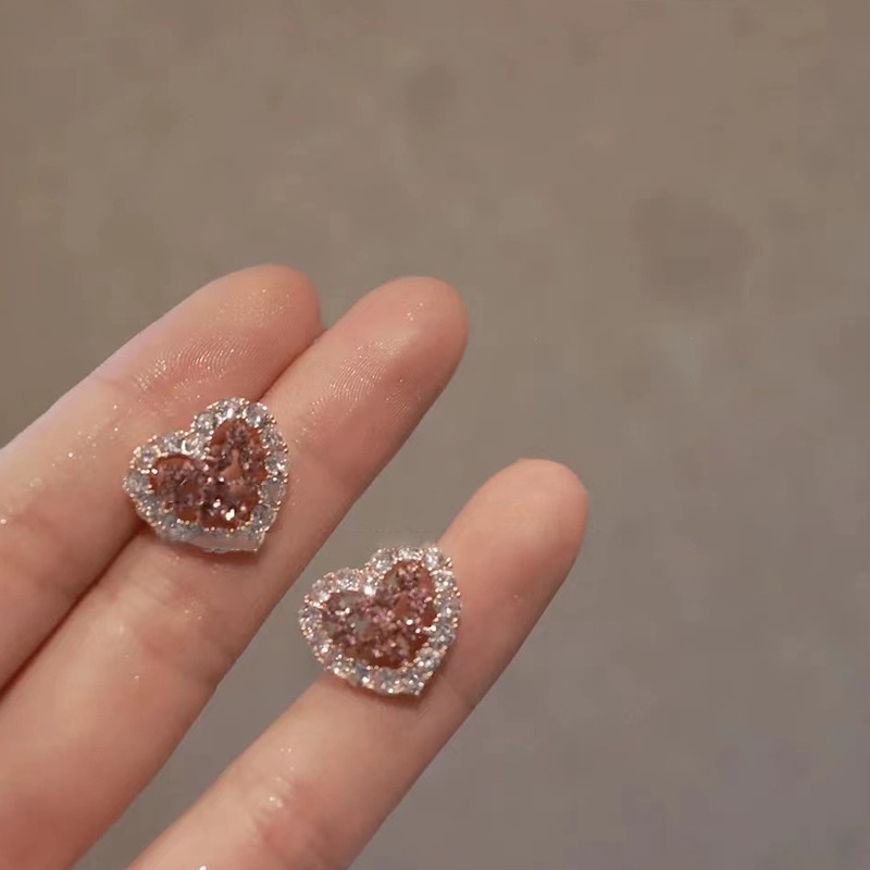 Anting Bentuk Hati Aksen Berlian Imitasi Warna Pink Gaya Korea