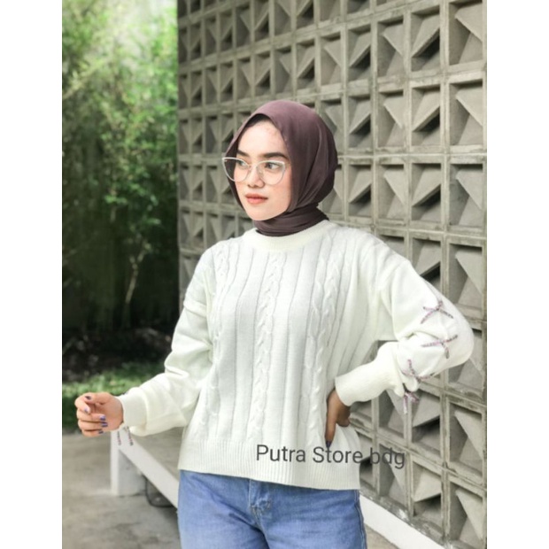 Natalia sweater crop Cable // atasan rajut wanita