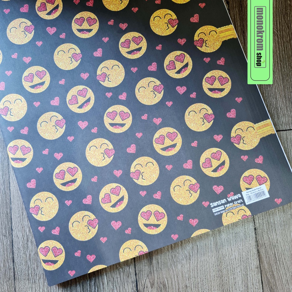 

Kertas Kado Sansan Wawa Motif Emoji Keep Smile Black Gold - Wrapping Paper