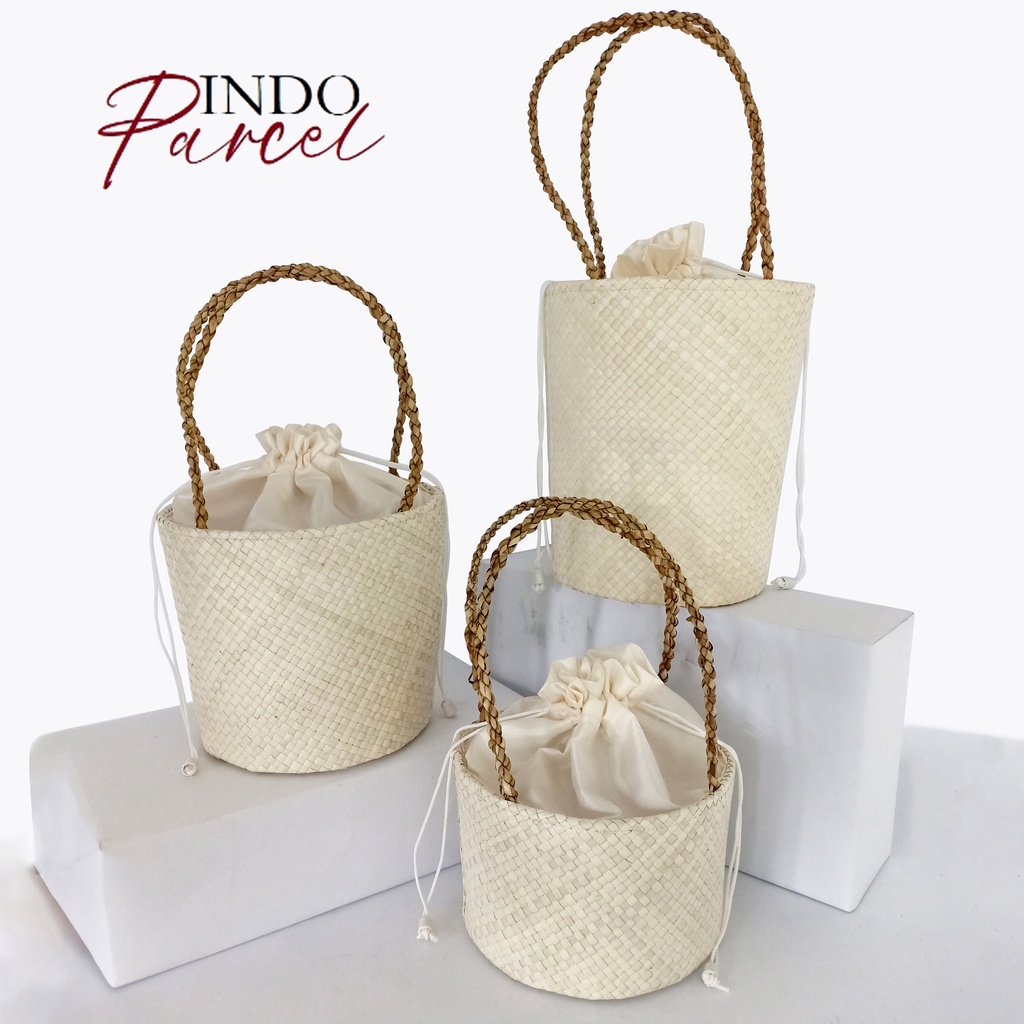

INDOPARCEL - Tas Parsel Jinjing Anyaman Pandan Hampers Gift Anyaman Tali Rara 3 Varian Isi 1 - 3