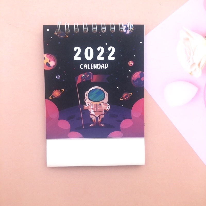 

Kalender Duduk Aesthetic 2022-2023 Murah