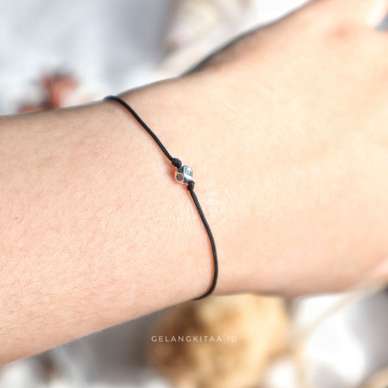 Gelang Tangan Minimalis Pentagonal 1 Layer Tali Giok Cina 0,8mm