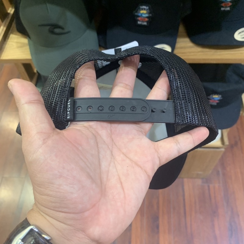 Topi ripcurl combo woven trucker Black