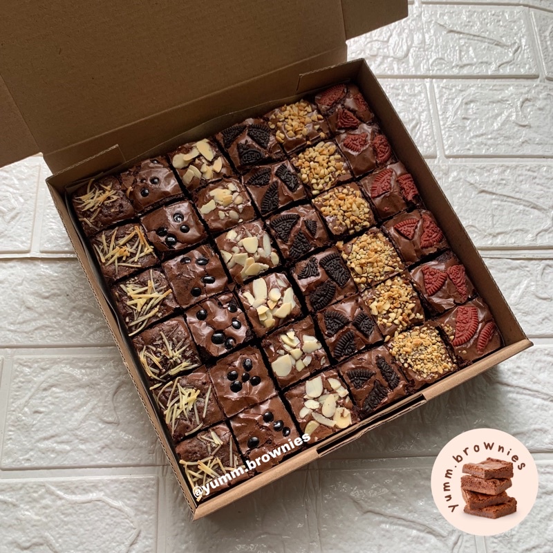 

HAMPERS Brownies 36potong (Large 22x22cm)