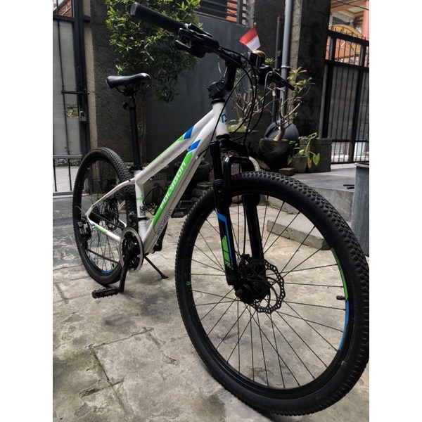 sepeda gunung polygon monarch junior