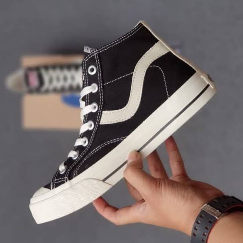 Sepatu Ventela ukuran 38-43 black