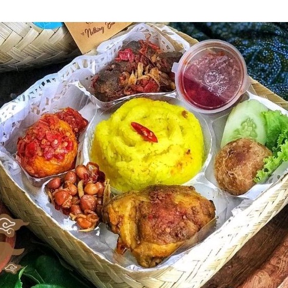

Nasi Besek Empal Daging Lengkap Termurah Halal