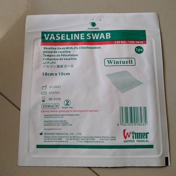 1 LEMBAR - VASELINE SWAB 10cm × 10cm / Kasa Steril Wintuel seperti lomatuell dan sofratuell