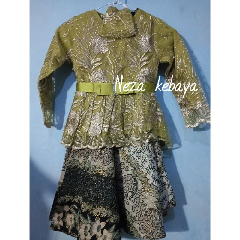 Ready kebaya anak lucu//kebaya Aurora anak Sage grenn//kebaya anak Aurora//kebaya anak pesta//kebaya anak modern//couple kebaya anak//kebaya anak tulle sage