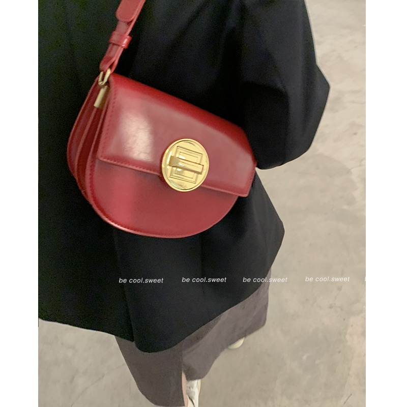 Suhao red bag women s summer 2022 new fashion retro cans saddle bag niche texture all-match messenger bag