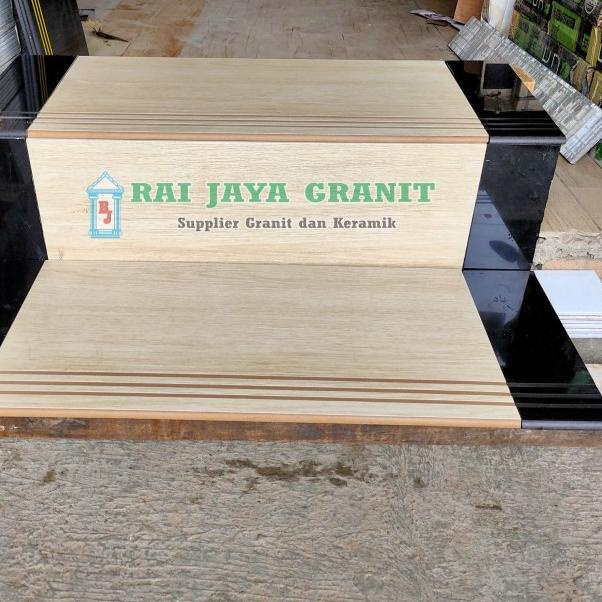 Granit Anak Tangga 30x80 dan 20x80 Motif kayu kombinasi Hitam
