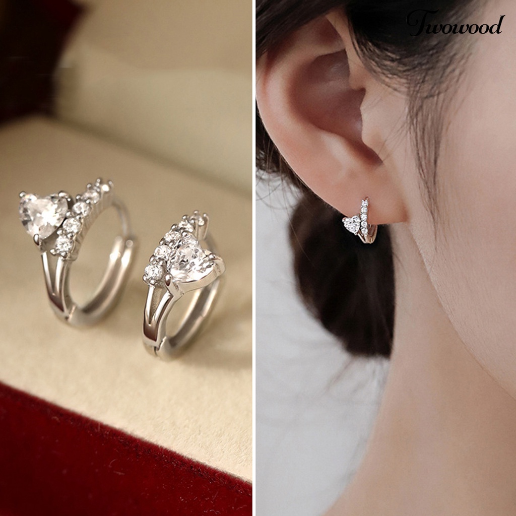 1 Pasang Anting Hoop Bentuk Hati Bahan Cubic Zirconia Untuk Pesta