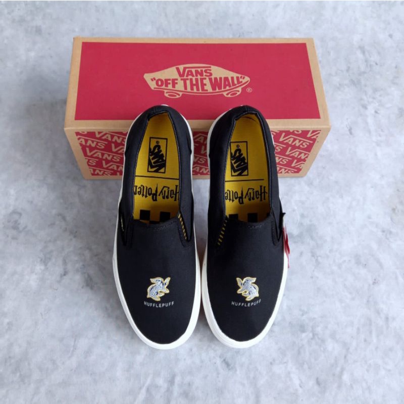 Vans Slip On Harry Potter HUFFLEPUFF Black