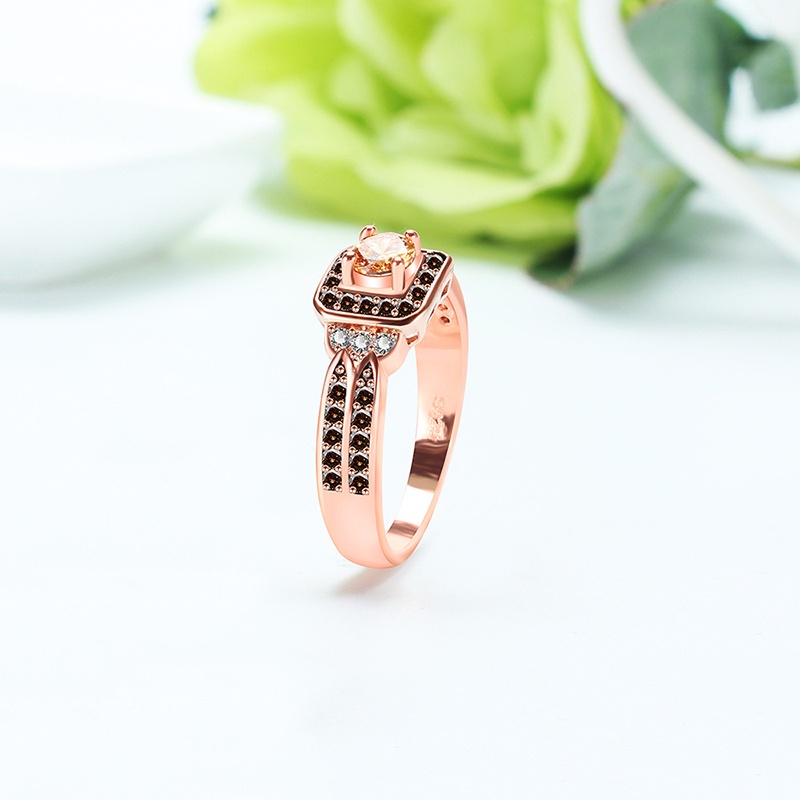 Gaya Vintage Rose Gold Disepuh Titanium Steel Kuning Hitam Zirkon Berlian Imitasi Wanita Fashion Perhiasan Pernikahan Pertunangan Rings