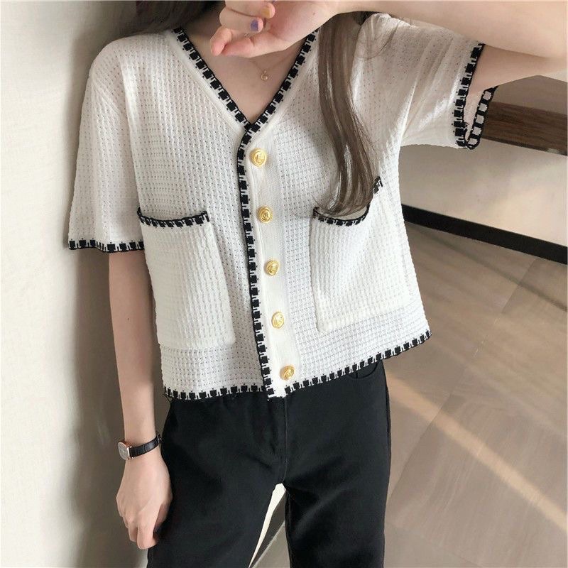 FIONA Mini Sweater Wanita V Neck Dengan Model Crop Top