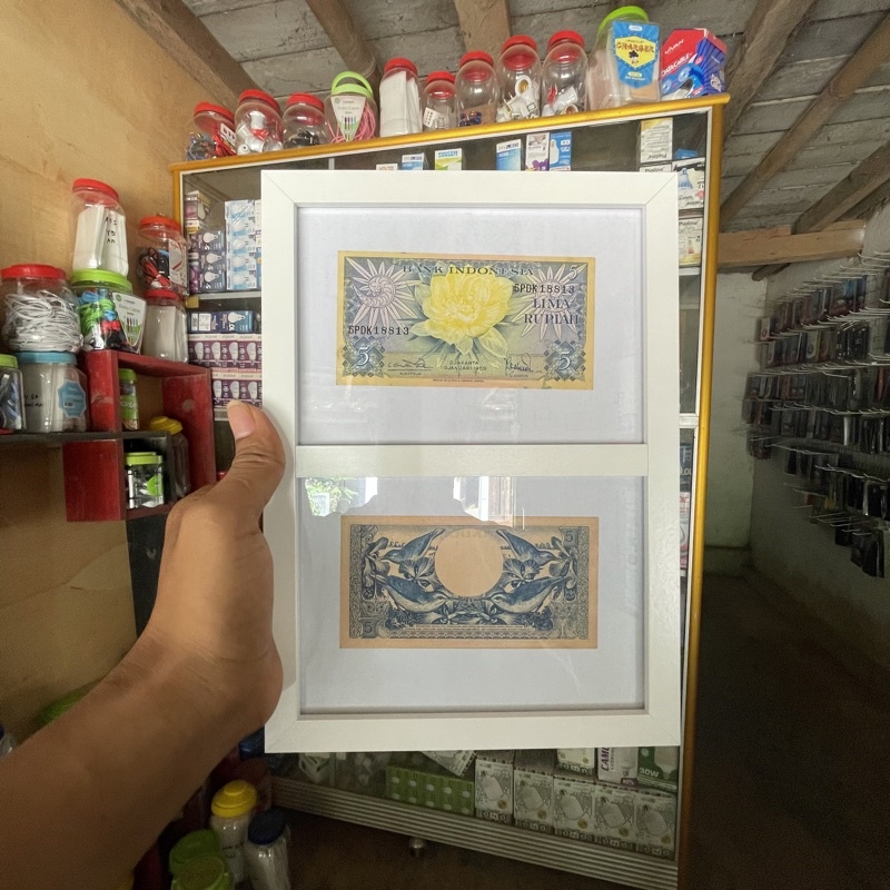 pajangan dinding uang kertas 5rupiah koleksi