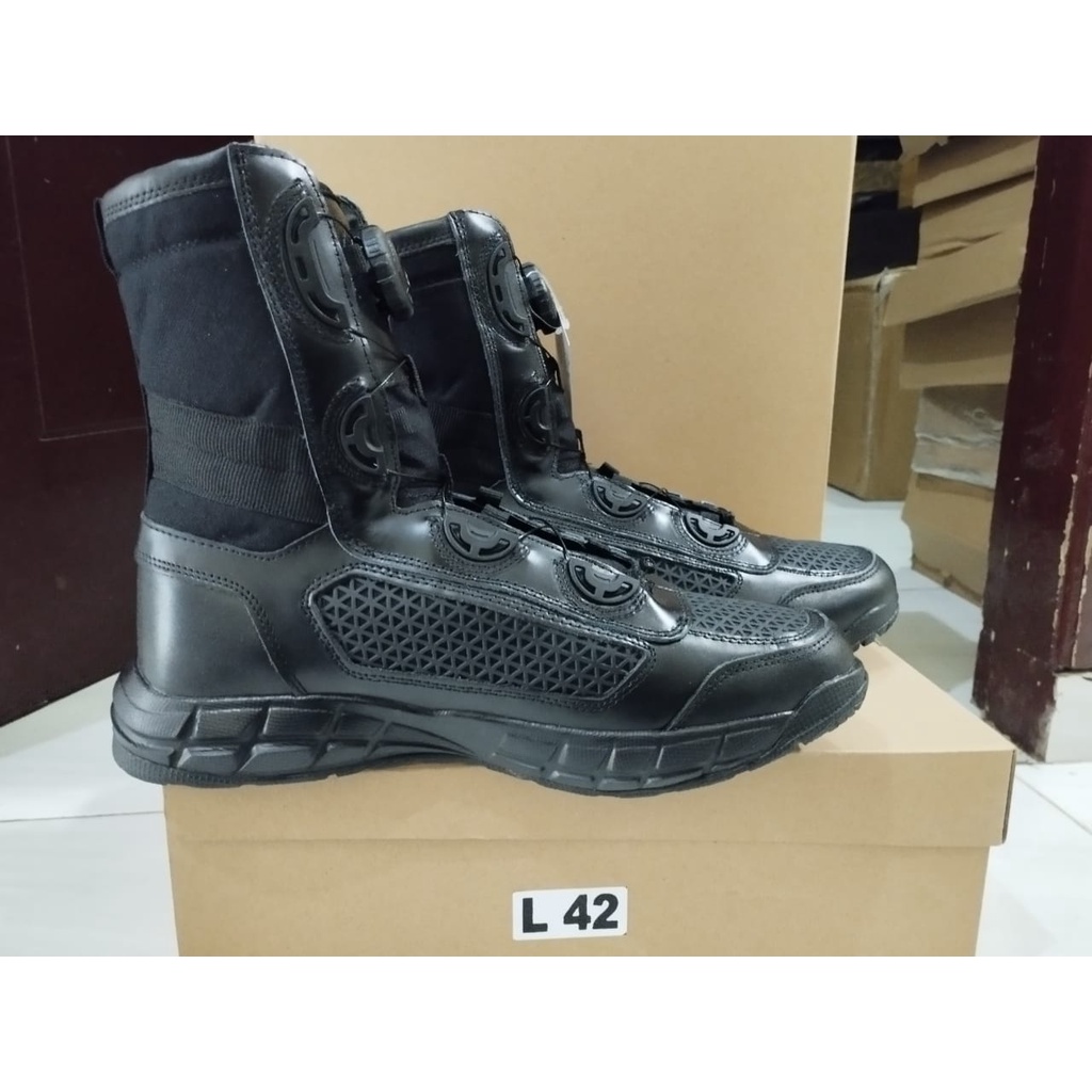 Sepatu pdl libra jaring tali putar