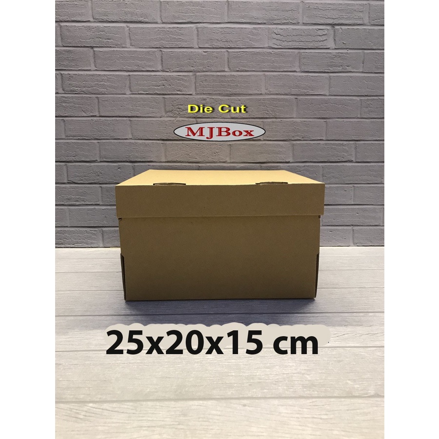 

Kardus karton uk. 25x20x15 cm...die cut box kotak kado -mainan - dll
