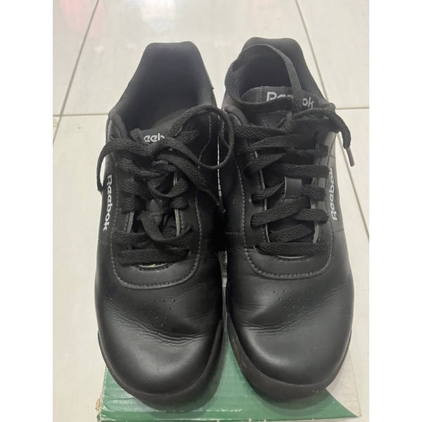 sepatu kets sekolah anak reebok hitam size 37 CN0964